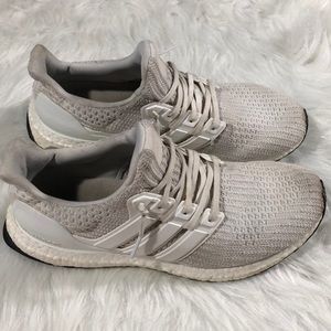 ‼️White Ultraboost Size 9 Good condition‼️
